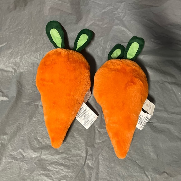 NEW TWO TARGET BULLSEYE CARROT PILLOW - Picture 1 of 1